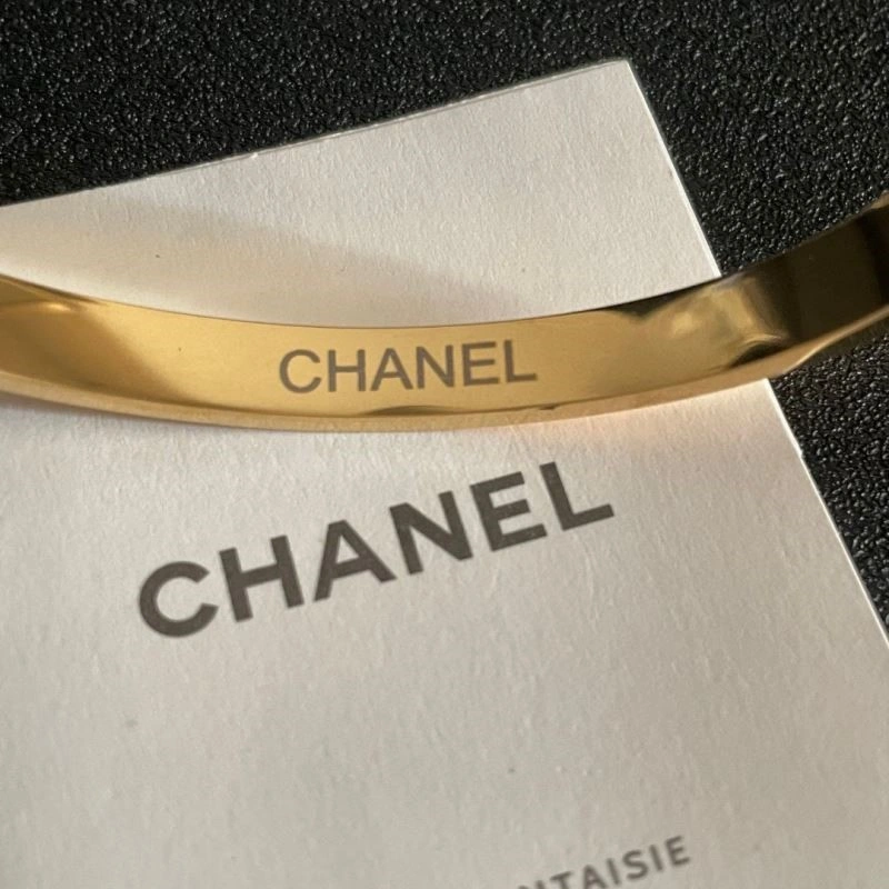 Chanel Bracelets Bold 223207