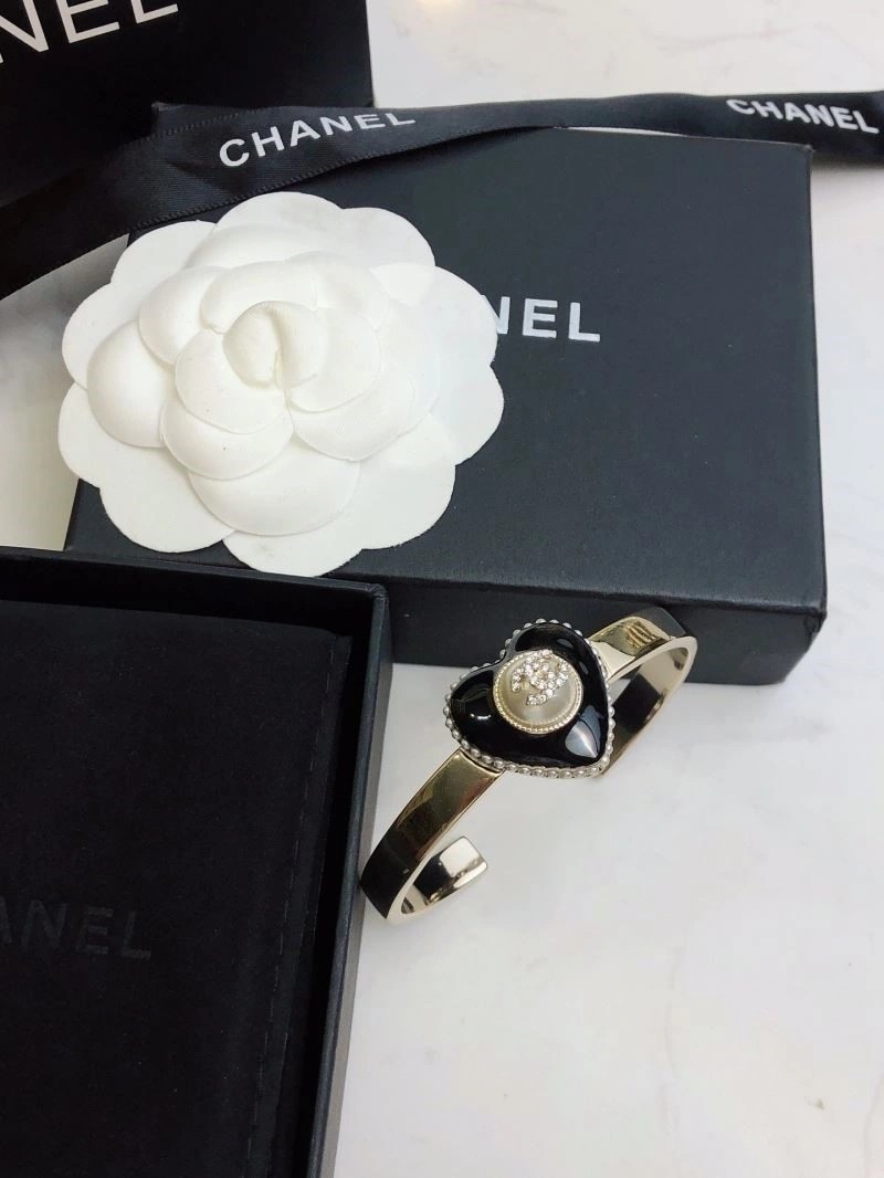 Snug Chanel Bracelets 222016