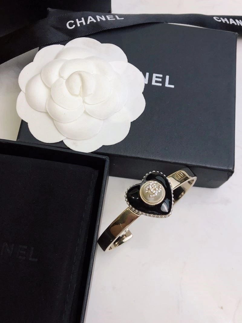 Snug Chanel Bracelets 222016