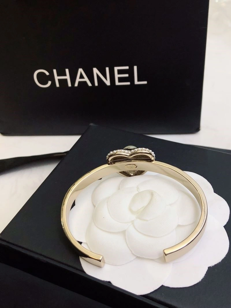 Snug Chanel Bracelets 222016
