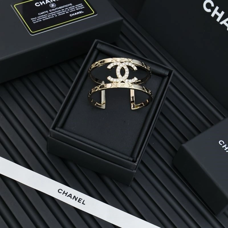 Chanel Bracelets Lightweight 221971