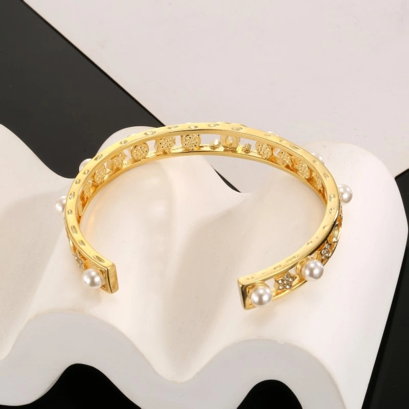Snug Chanel Bracelets 220466