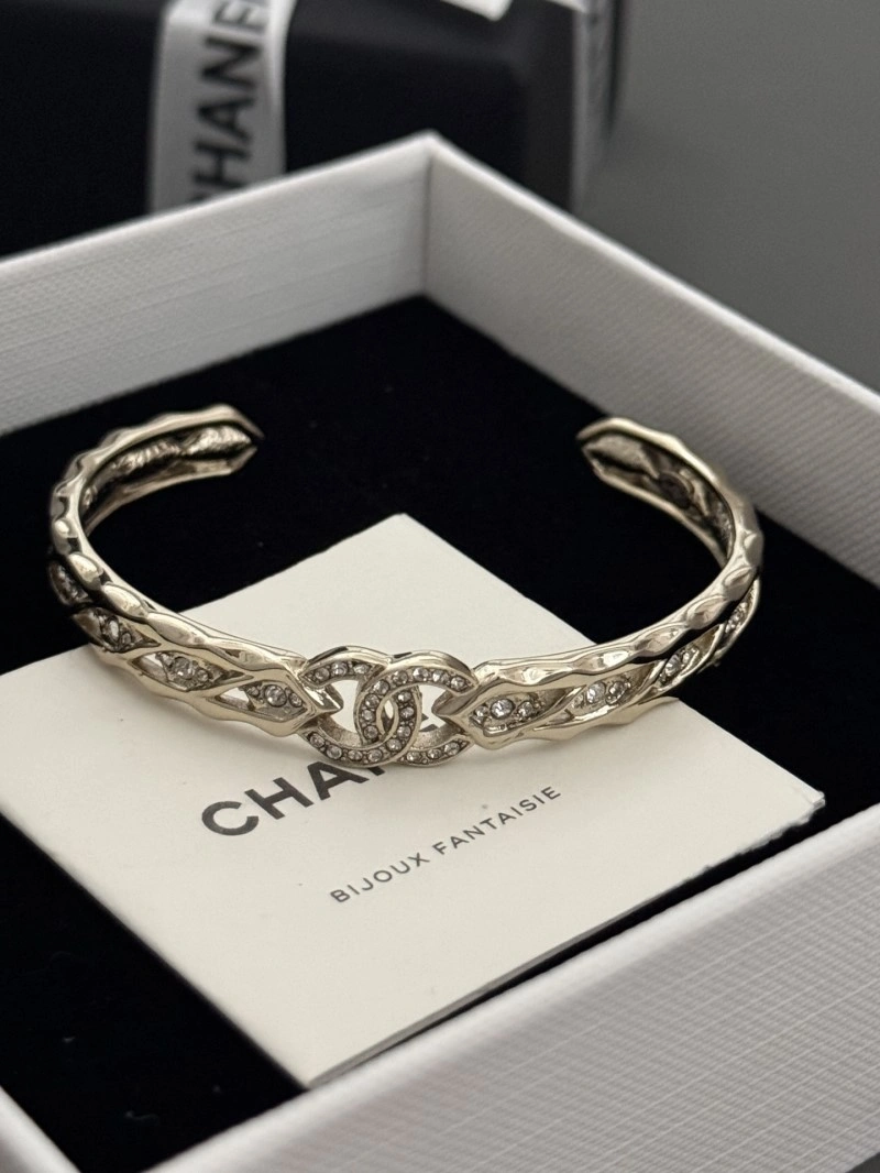 Resilient Chanel Bracelets 220472