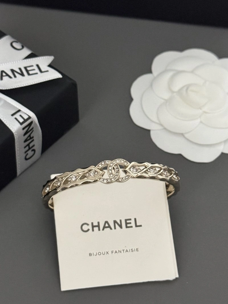 Resilient Chanel Bracelets 220472