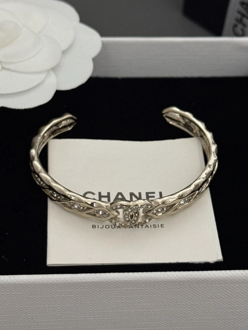Resilient Chanel Bracelets 220472