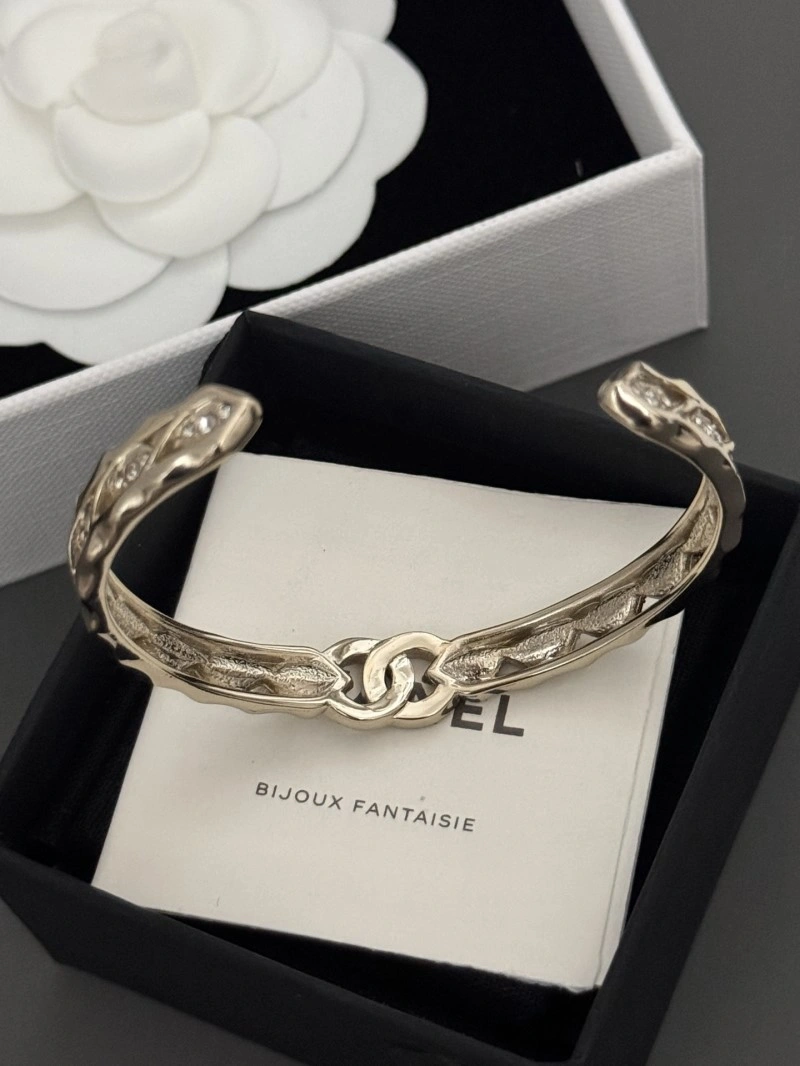 Resilient Chanel Bracelets 220472