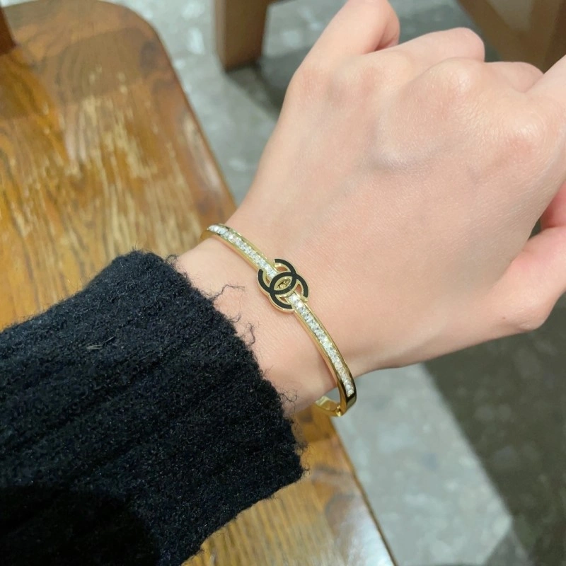Timeless Chanel Bracelets 220454