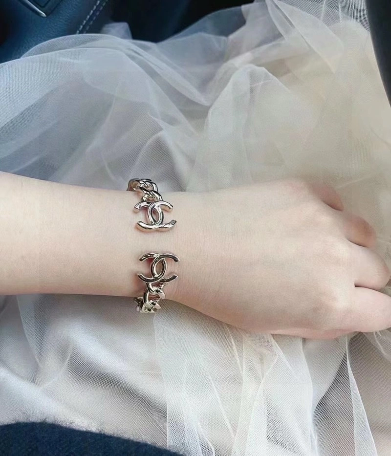 Chanel Bracelets Unique 220431