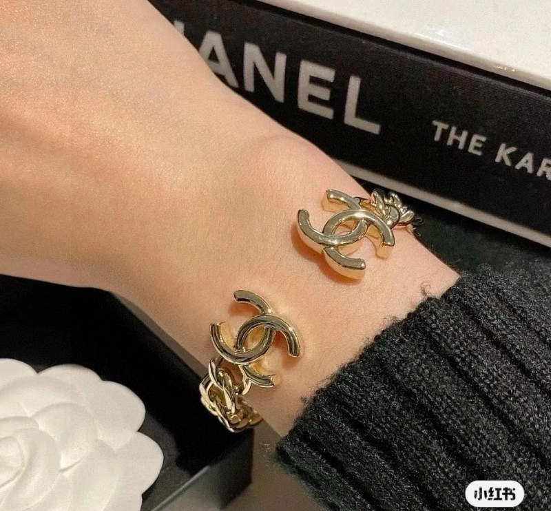 Chanel Bracelets Unique 220431