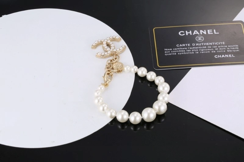 Resilient Chanel Bracelets 220444