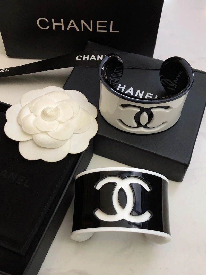 Chanel Bracelets Reliable 220411