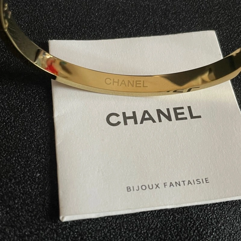 RelaxedFit Chanel Bracelets 220400