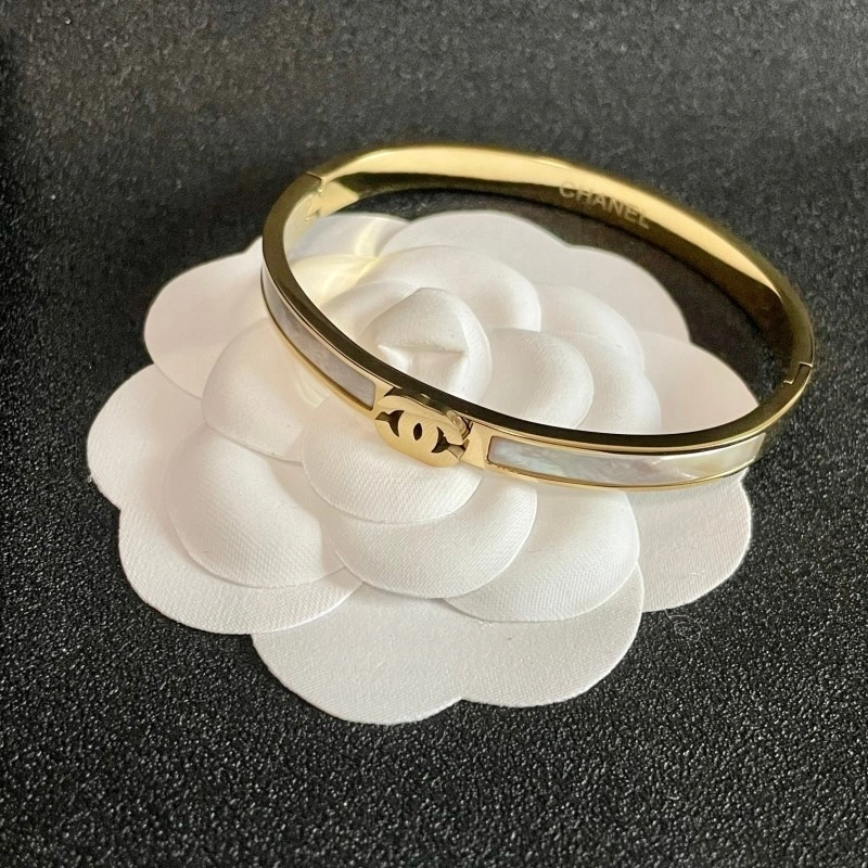 RelaxedFit Chanel Bracelets 220400