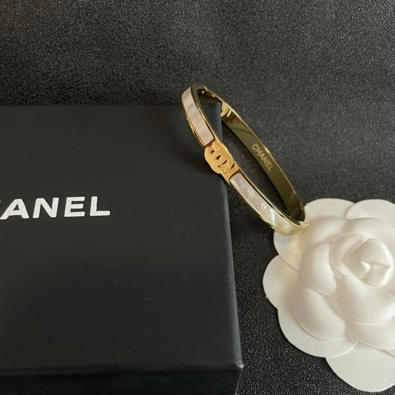 RelaxedFit Chanel Bracelets 220400