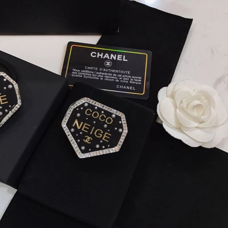 Durable Chanel Brooches 231373
