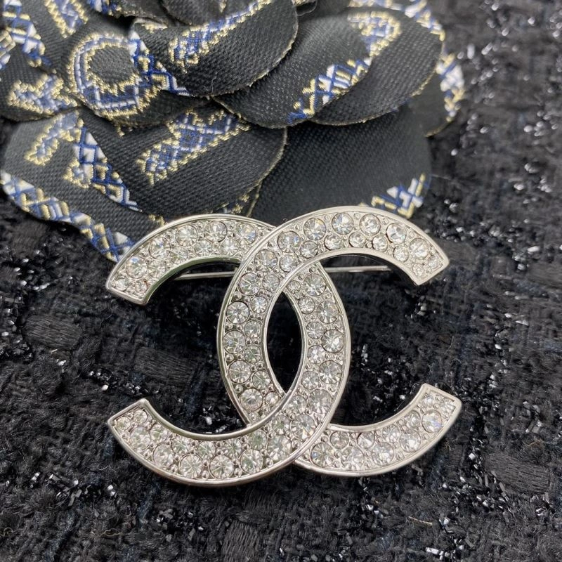Chanel Brooches MultiPurpose 231402