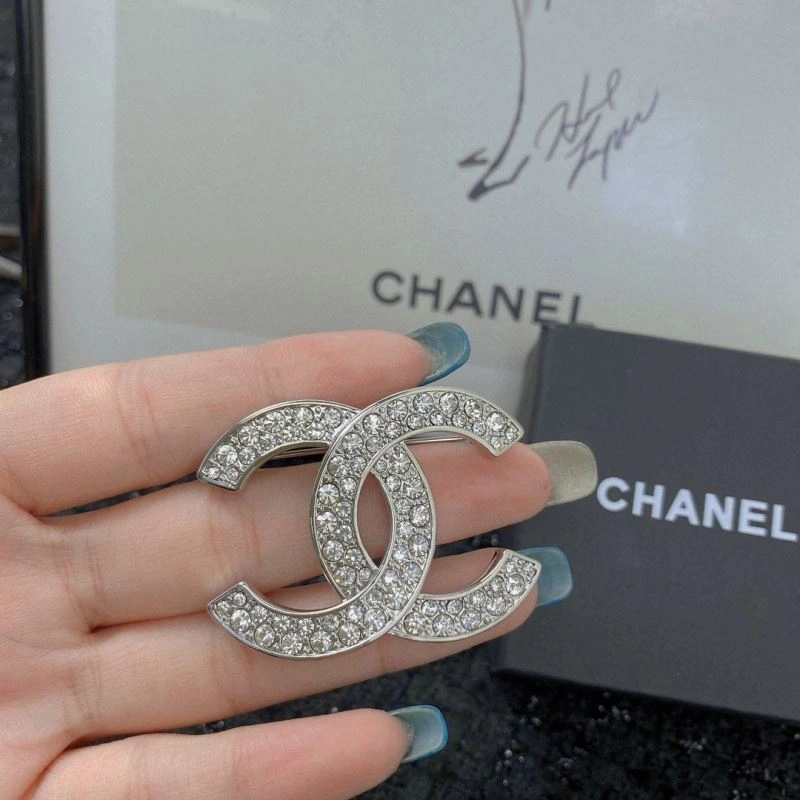 Chanel Brooches MultiPurpose 231402