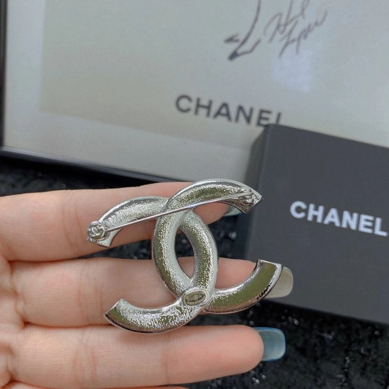 Chanel Brooches MultiPurpose 231402