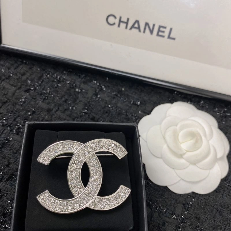 Chanel Brooches MultiPurpose 231402