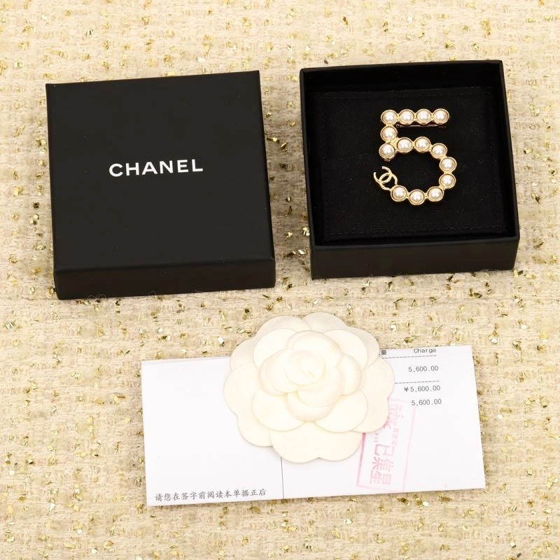 Classic Chanel Brooches 231404