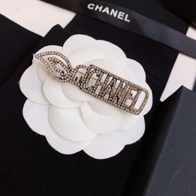 Supportive Chanel Brooches 231365