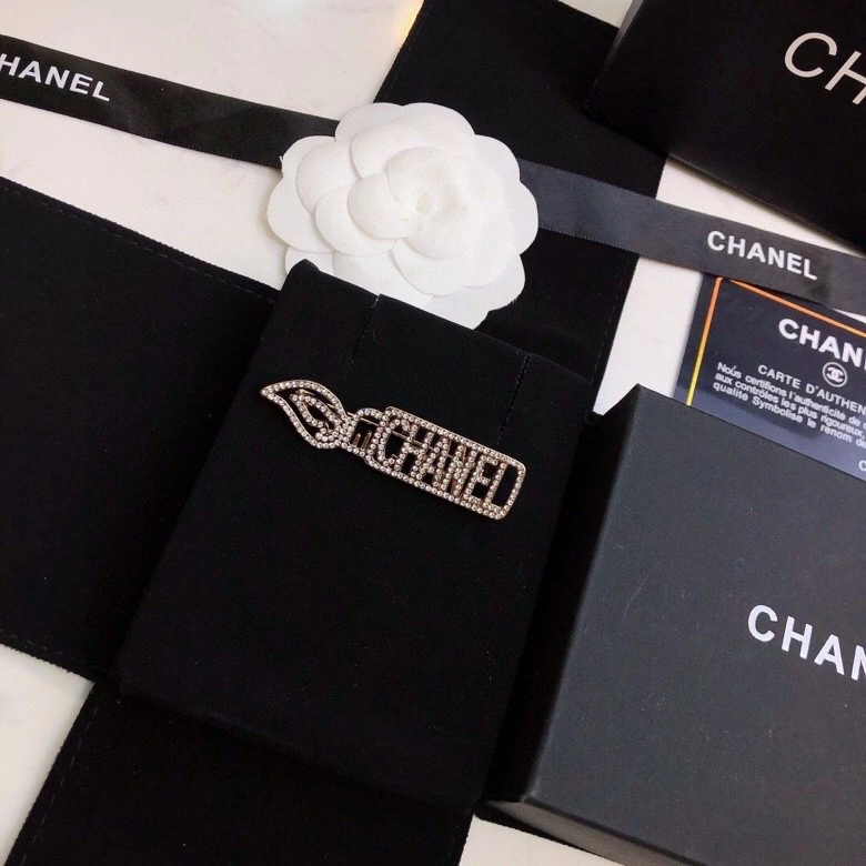Supportive Chanel Brooches 231365