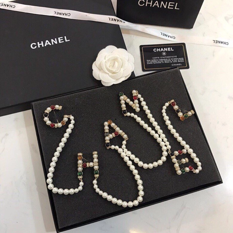Chanel Brooches UrbanChic 231388