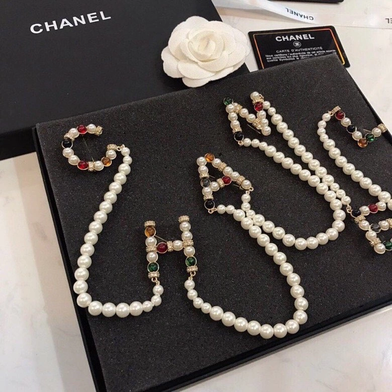 Chanel Brooches UrbanChic 231388