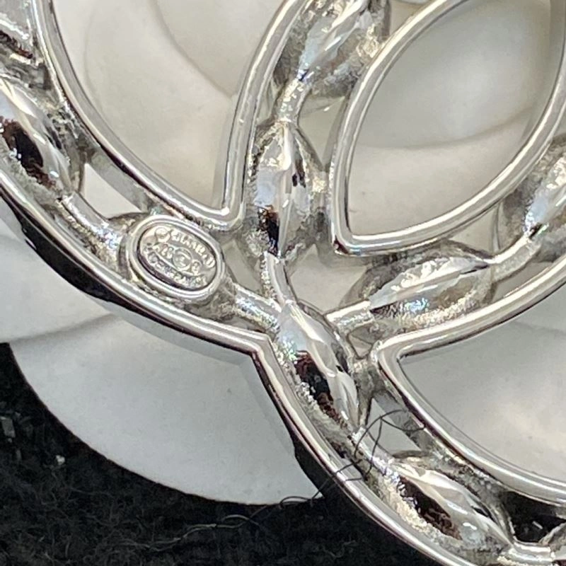 Chanel Brooches Functional 231369