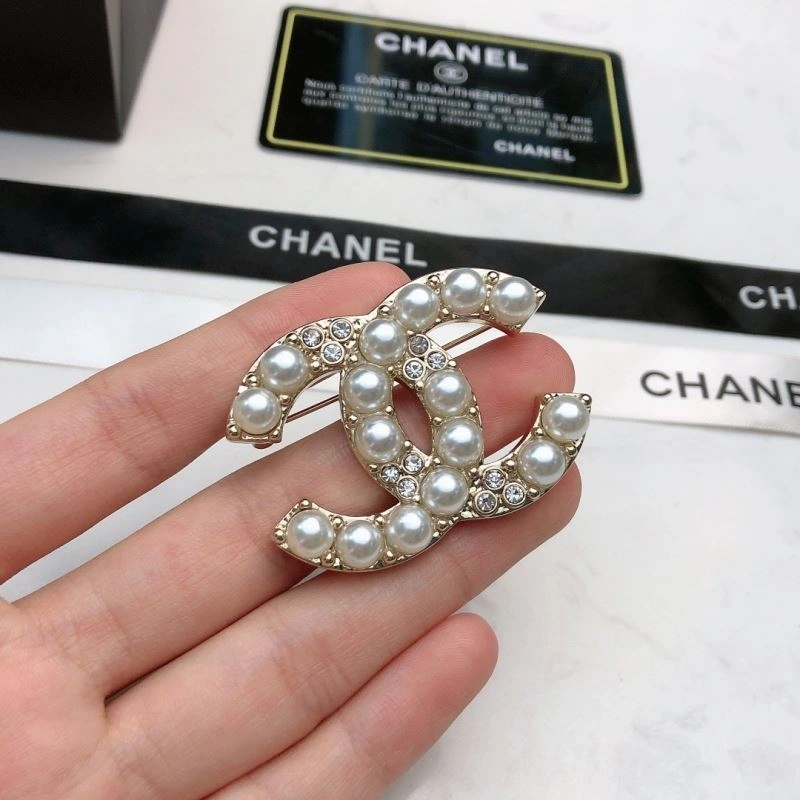 Chanel Brooches Colorful 231429