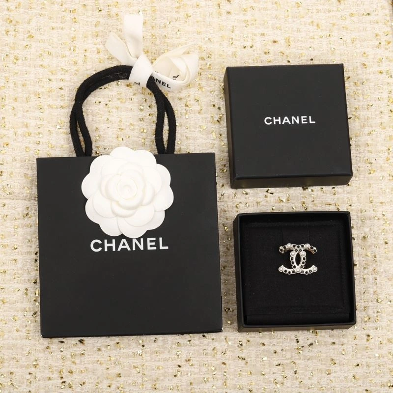 Chanel Brooches Lightweight 231439