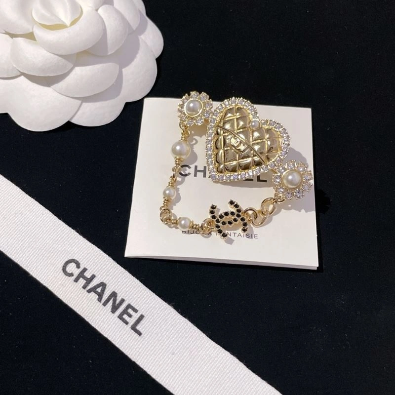 ZeroBulk Chanel Brooches 231359