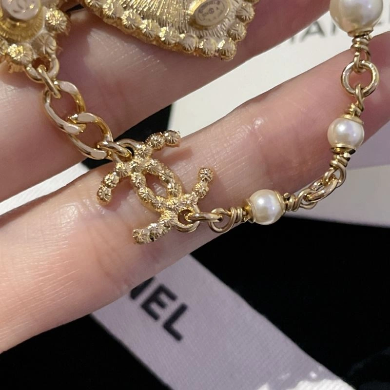 ZeroBulk Chanel Brooches 231359