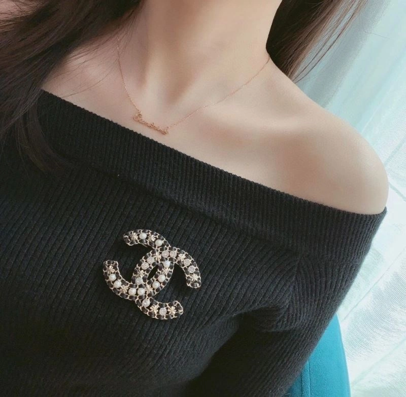 Chanel Brooches EasyMatch 231371