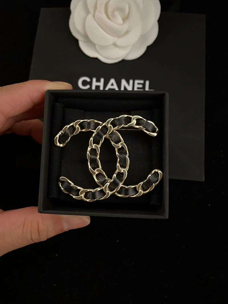 GoAnywhere Chanel Brooches 231338