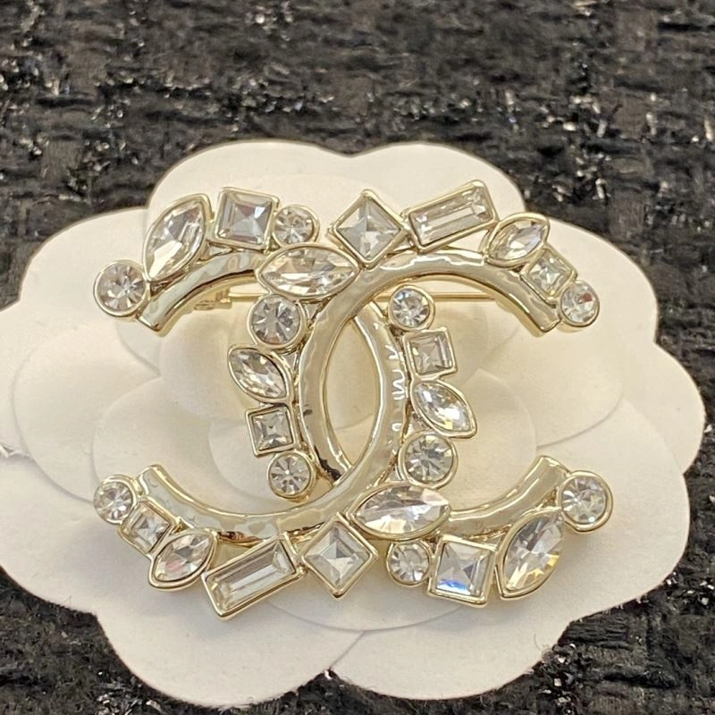 SmoothTexture Chanel Brooches 230831