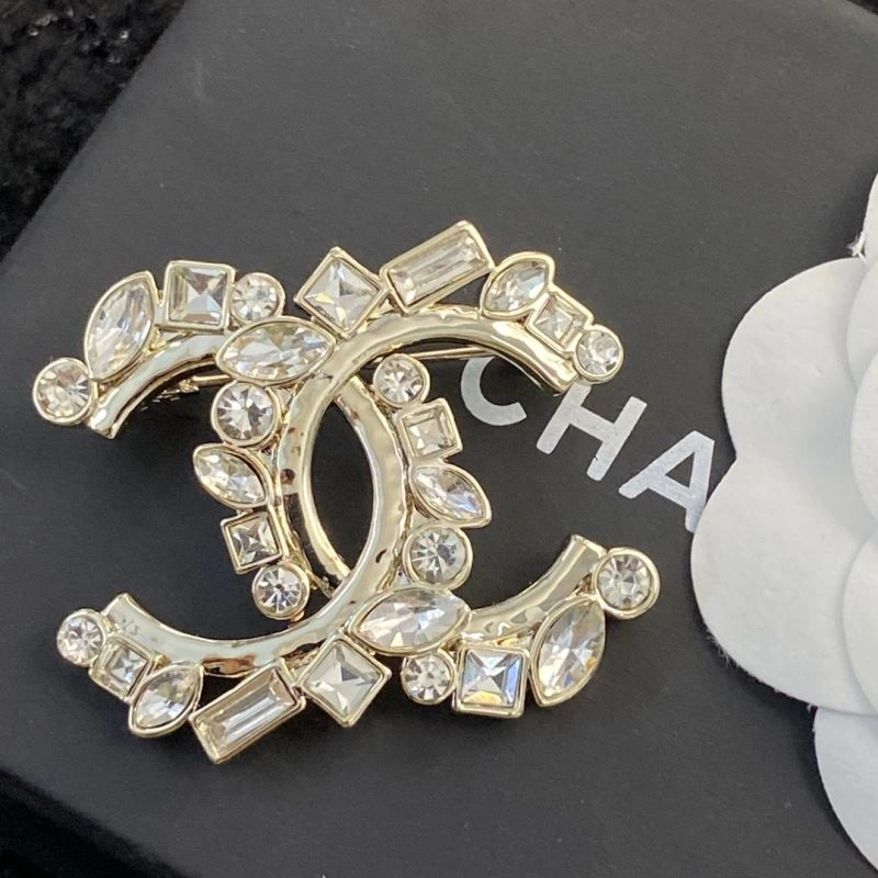 SmoothTexture Chanel Brooches 230831