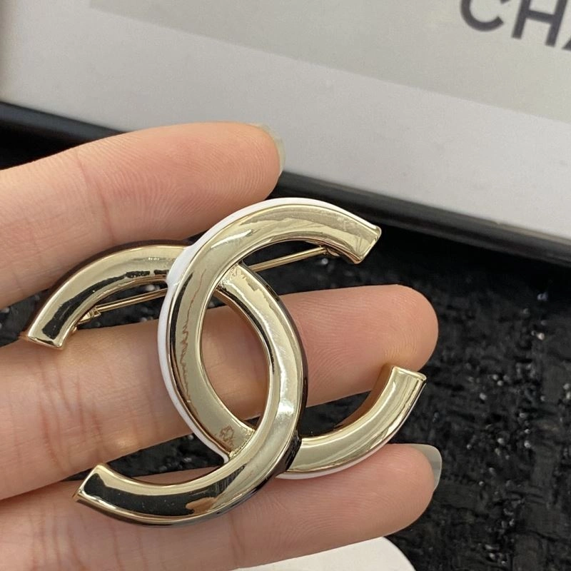 Chanel Brooches Resilient 230819