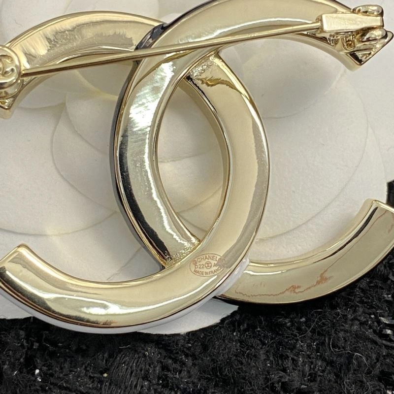 Chanel Brooches Resilient 230819