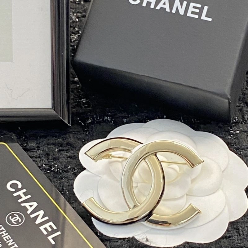 Chanel Brooches Resilient 230819