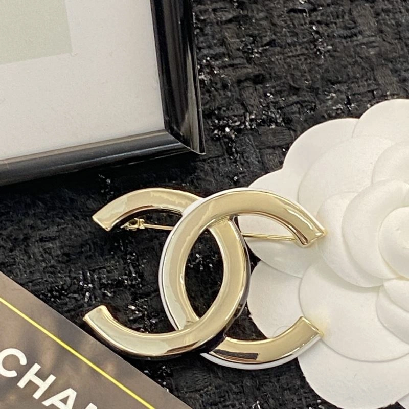 Chanel Brooches Resilient 230819