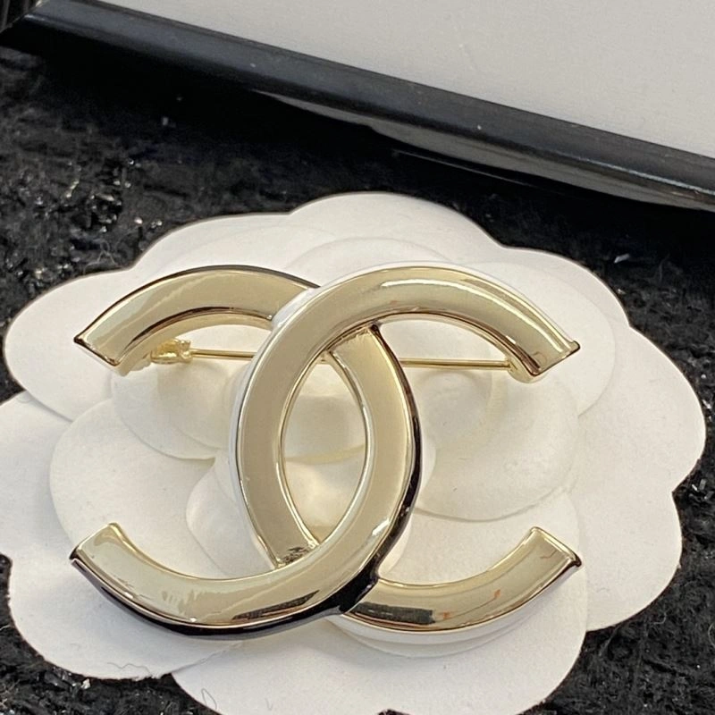 Chanel Brooches Resilient 230819
