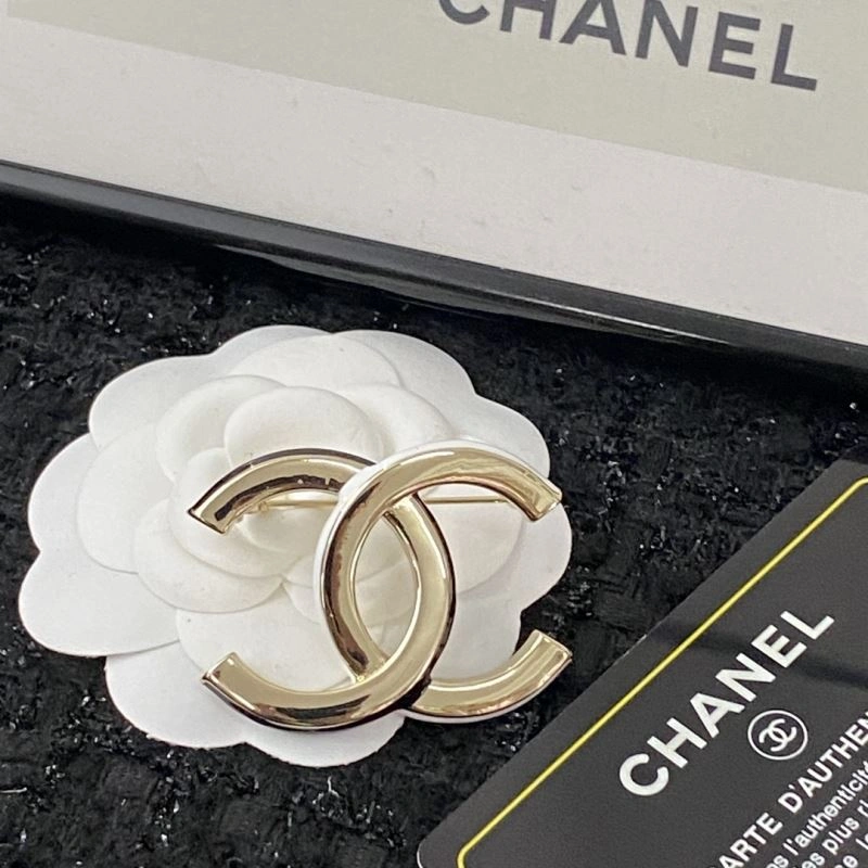 Chanel Brooches Resilient 230819