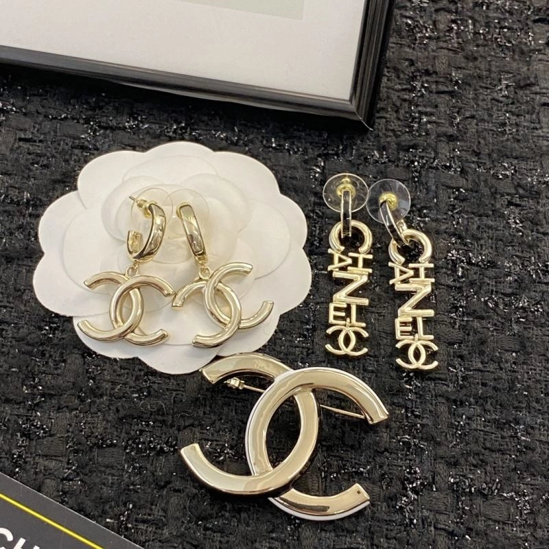 Chanel Brooches Resilient 230819