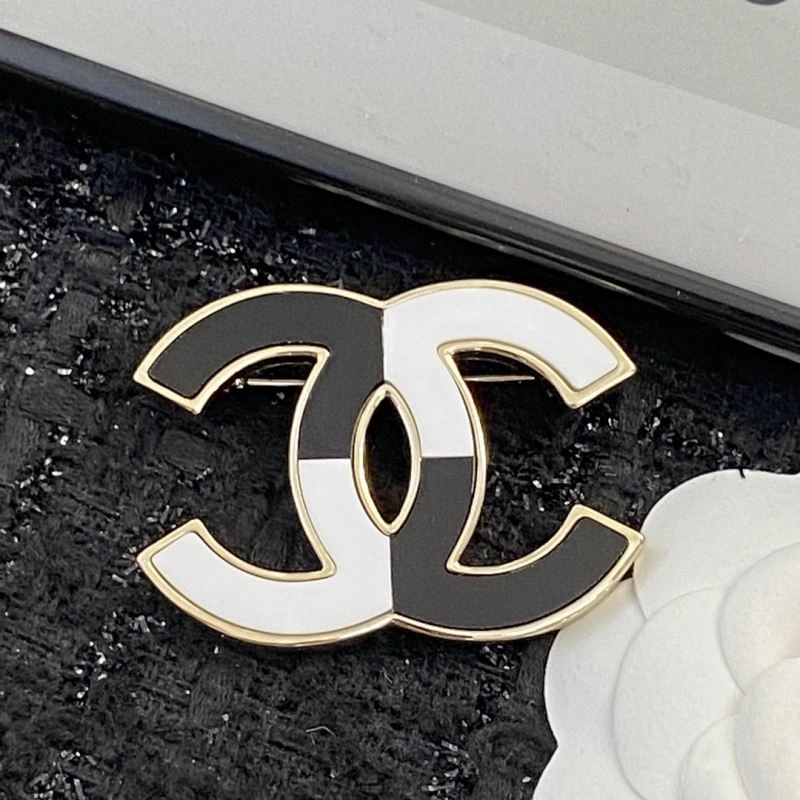 Chanel Brooches FashionForward 230833