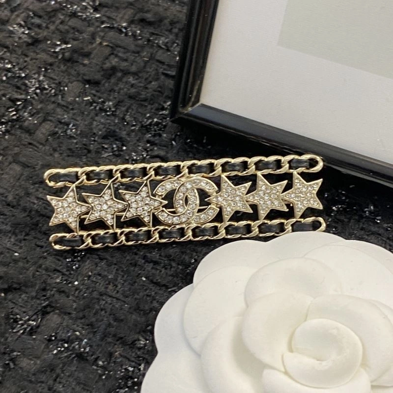 FashionForward Chanel Brooches 230818