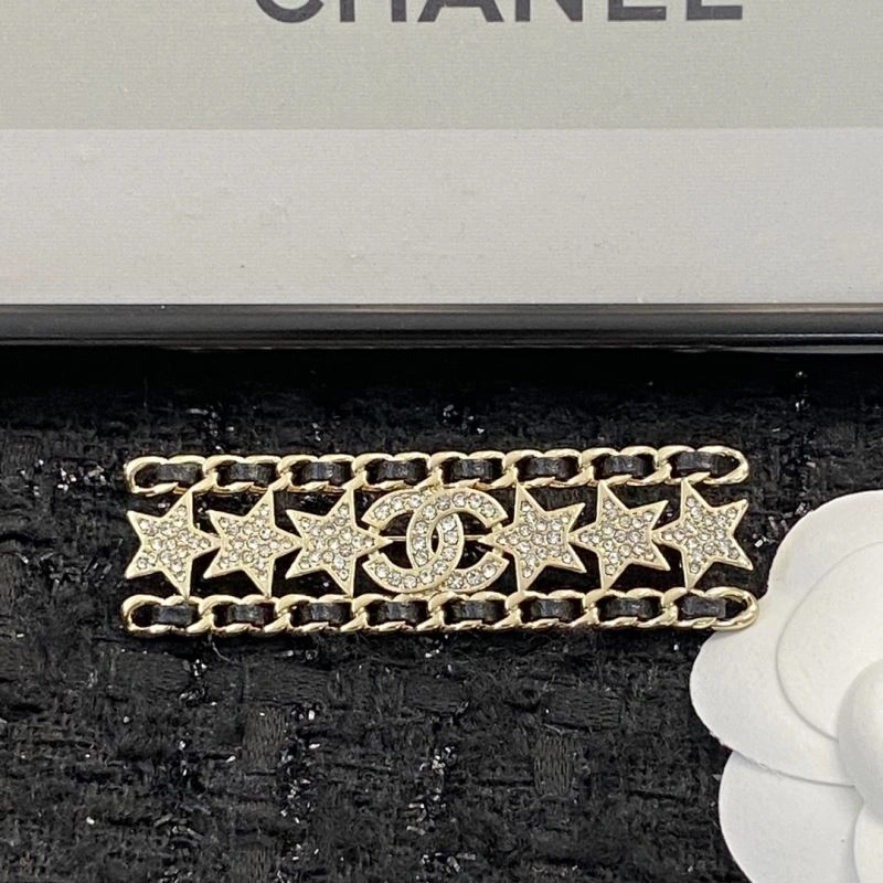 FashionForward Chanel Brooches 230818