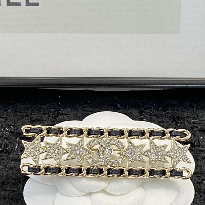 FashionForward Chanel Brooches 230818