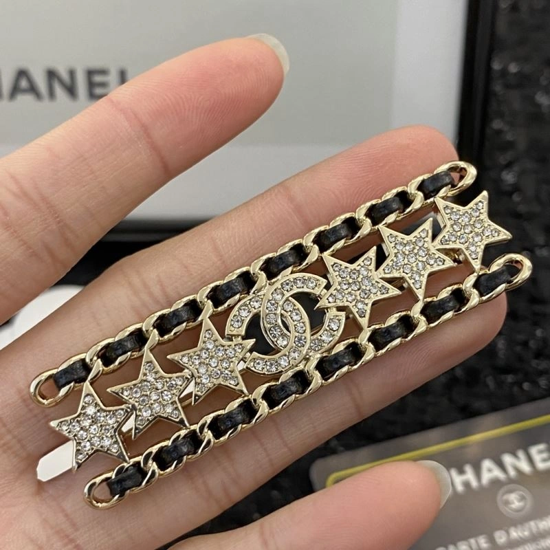 FashionForward Chanel Brooches 230818