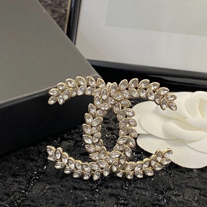 Chanel Brooches Sleek 230824
